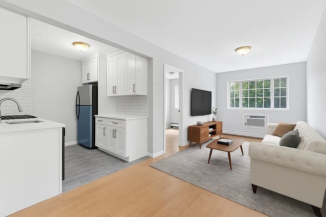 Building Photo - 817 Gates Ave