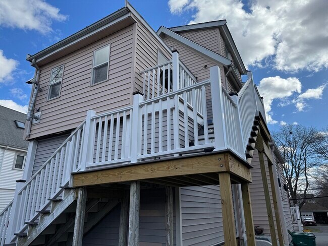 Building Photo - 18 Plimpton Ave