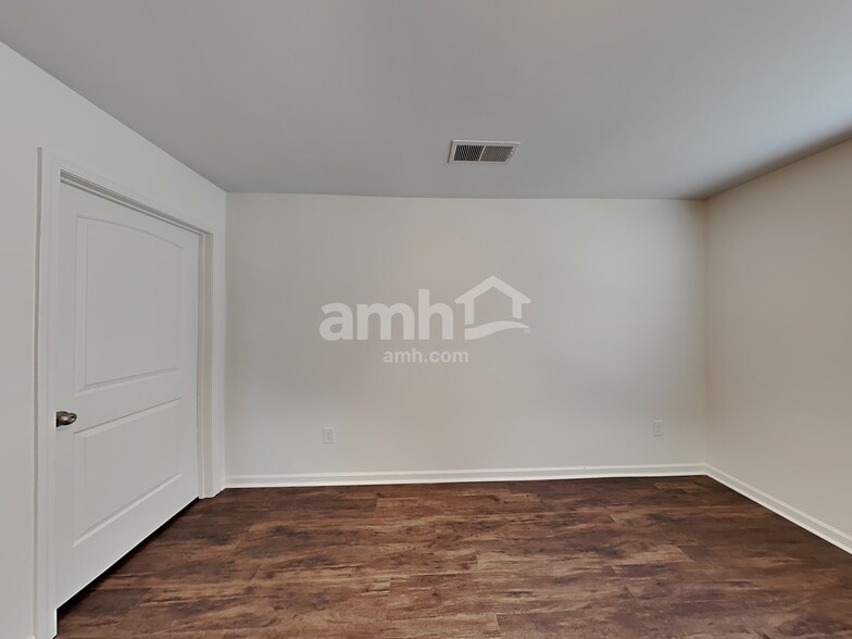 Building Photo - 731 Hot Springs Trail