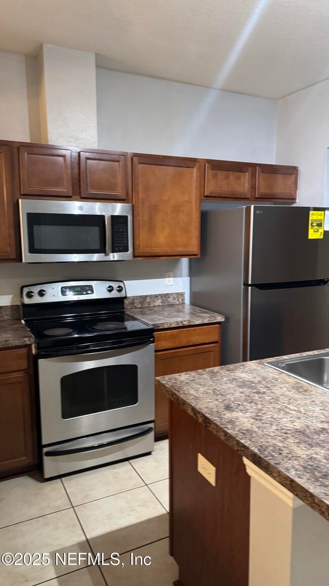 Building Photo - 625 Oakleaf Plantation Pkwy