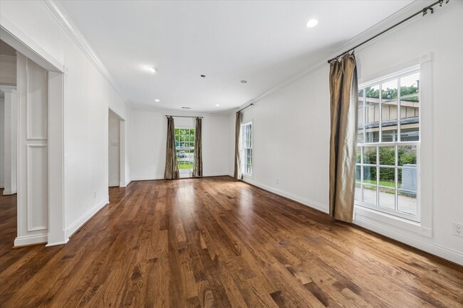 Building Photo - 5210 Meadow Lake Ln