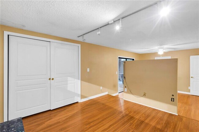 Building Photo - 2755 Janet St