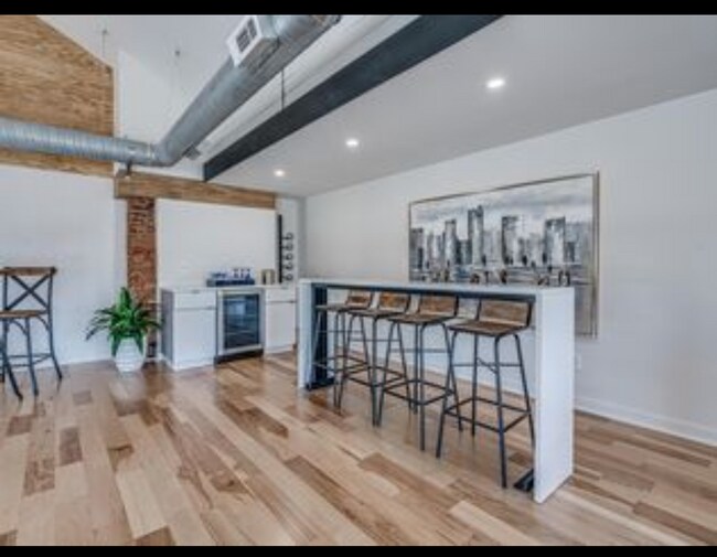 Building Photo - Madison Ave