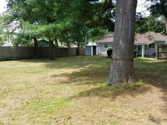 Building Photo - 257 Beacon St