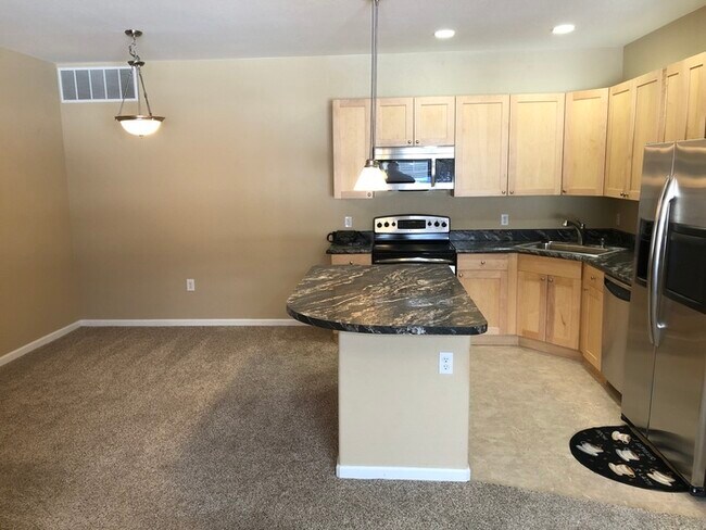 Building Photo - Stunning Condo in Palomino Park