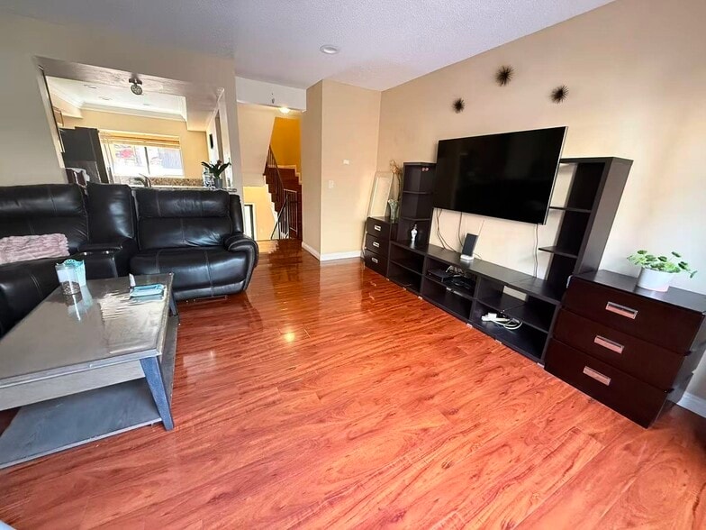 Building Photo - 104 N Wilson Ave