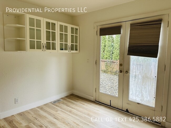 Building Photo - 20620 Larch Way