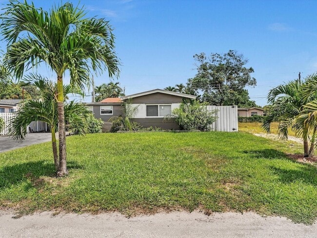 Building Photo - 6661 Meade St