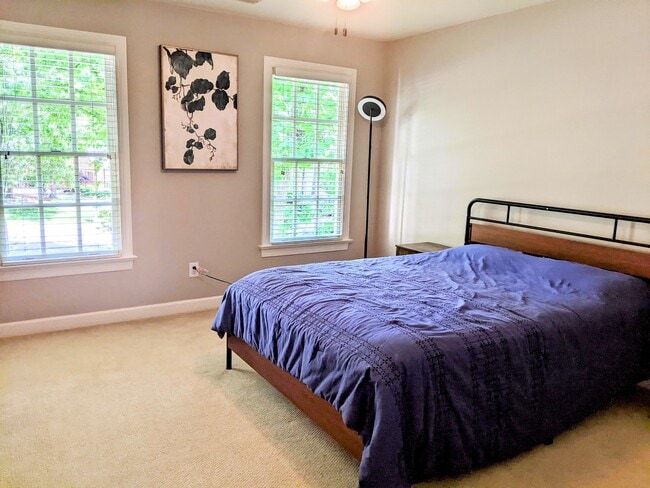 Building Photo - 102 Blackford Ct