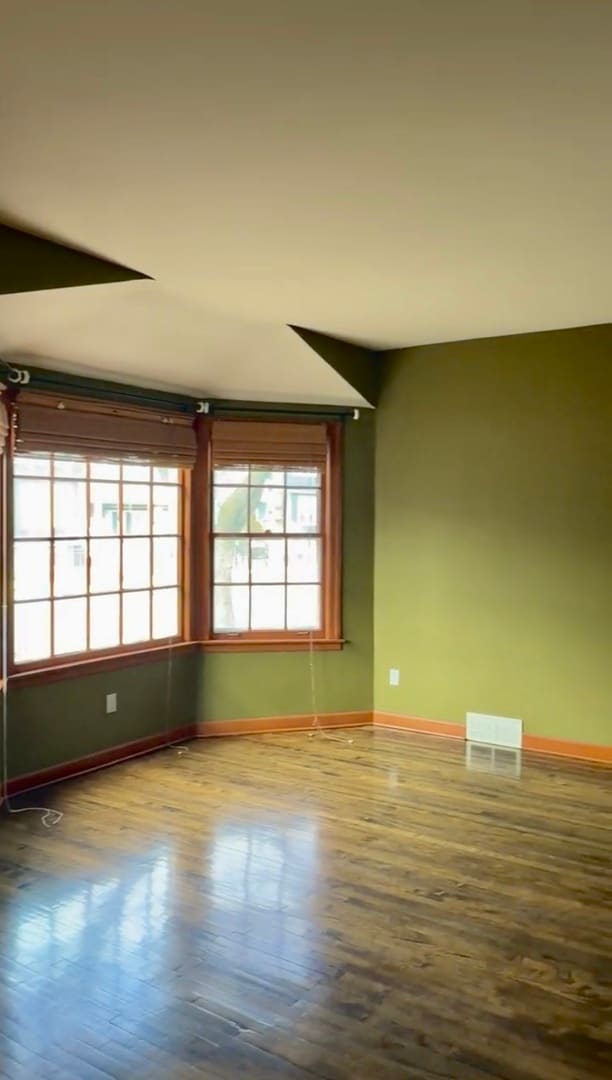 Building Photo - 1657 N Harding Ave