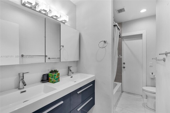 Building Photo - 251 SE 8th St