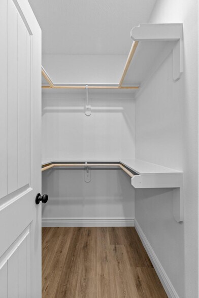 Building Photo - 102 E Mills Rd