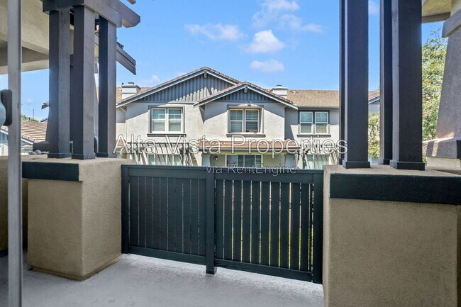 Building Photo - 16912 Laurel Hill Ln