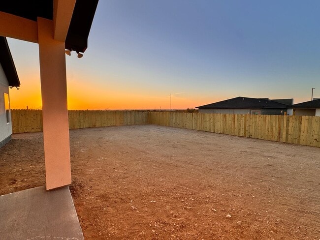 Building Photo - 6702 El Bosal Ln