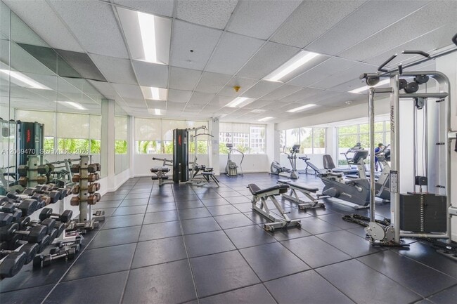 Building Photo - 5601 Collins Ave
