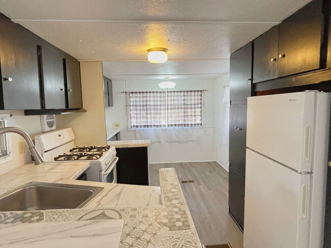 Building Photo - 5709 W Rocking Cir St