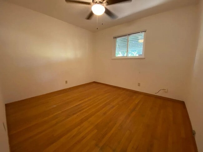 Building Photo - 4120/4122 Canby Way