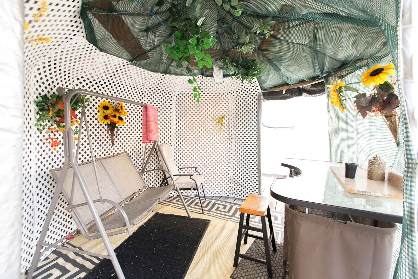 Building Photo - 2842 N Hamlin Ave