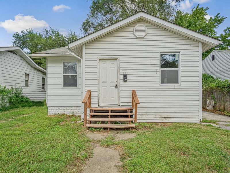 Building Photo - 5611 Hallows Ave