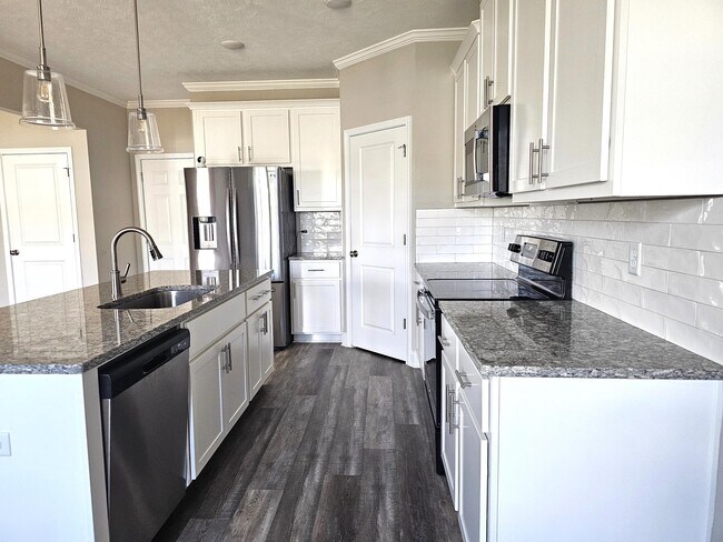 Building Photo - 710 Navan Ln