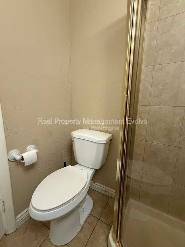 Building Photo - 1637 W Muriel Dr