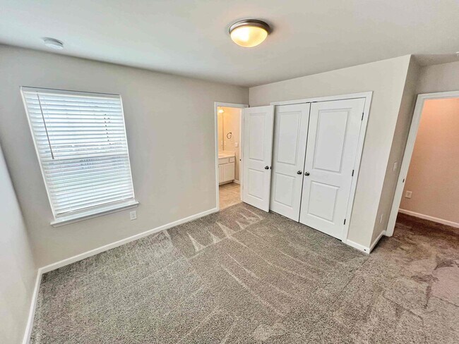 Building Photo - Fantastic 3 BR/2.5 BA Marietta Townhome in...