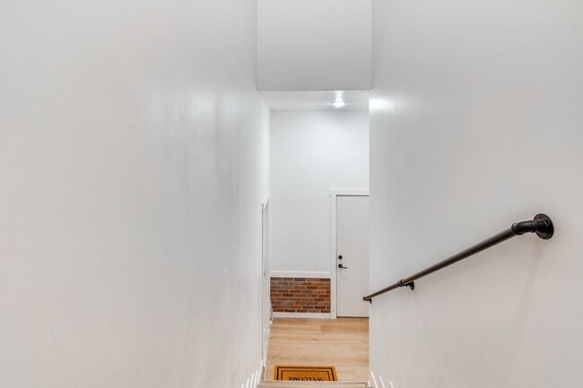 Building Photo - FC A4