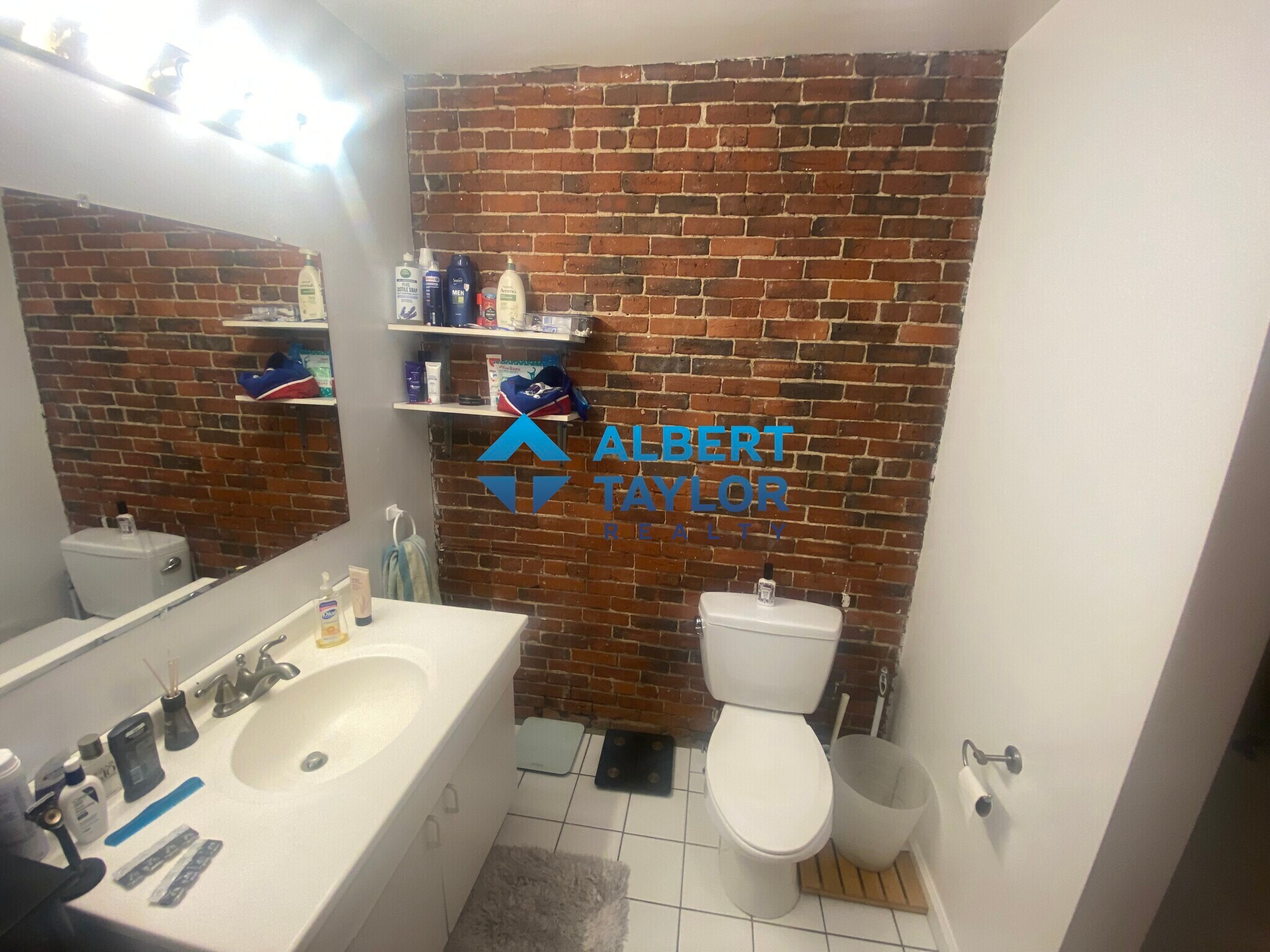 Building Photo - 750 Tremont St