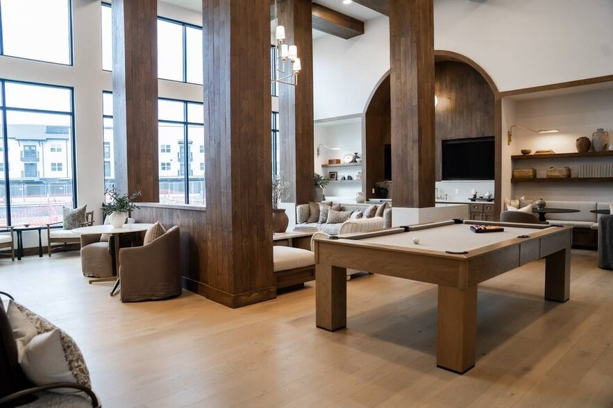 Building Photo - 9584 Eden Rd