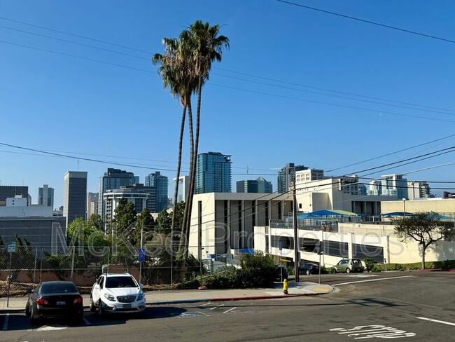 Building Photo - 216 Fir St