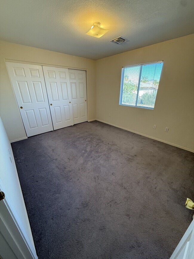 Building Photo - 991 Terrace Dr