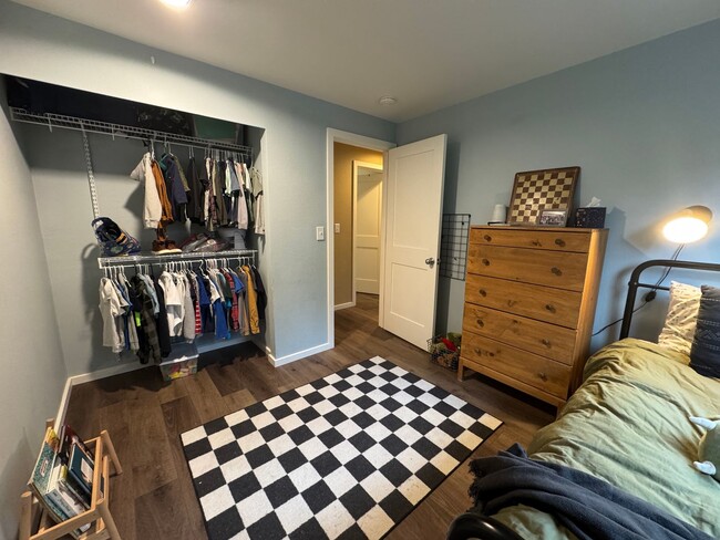 Building Photo - 3bd/3ba Edmonds Home