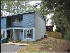 Building Photo - 3936 SW 26th Terrace