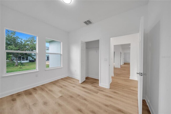 Building Photo - 10110 Baystate Dr
