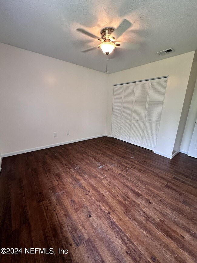 Building Photo - 671 SW Bird Ave