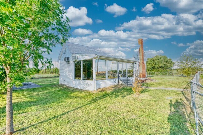 Building Photo - 3952 Tin Top Rd