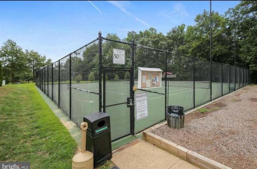 Tennis court - 6300 Stevenson Ave