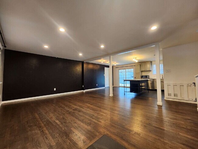 Building Photo - Spacious 5 Bed Home with Finished Basement, Multiple Living Areas & Private Backyard