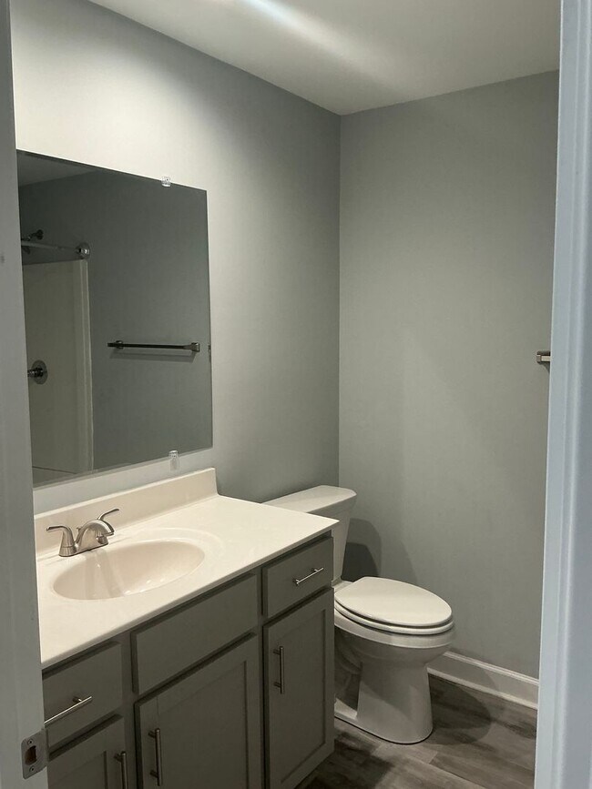Building Photo - 600 Colonette unit A Hopkinsville, KY/ Available now!