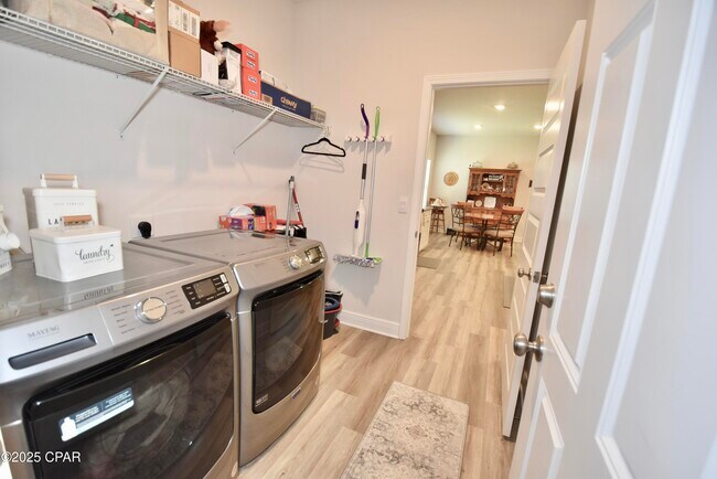 Building Photo - 4858 Sweetspire Dr