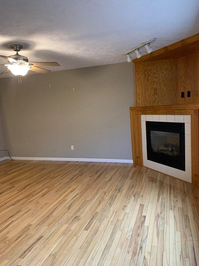 Building Photo - 1116 Doral Dr