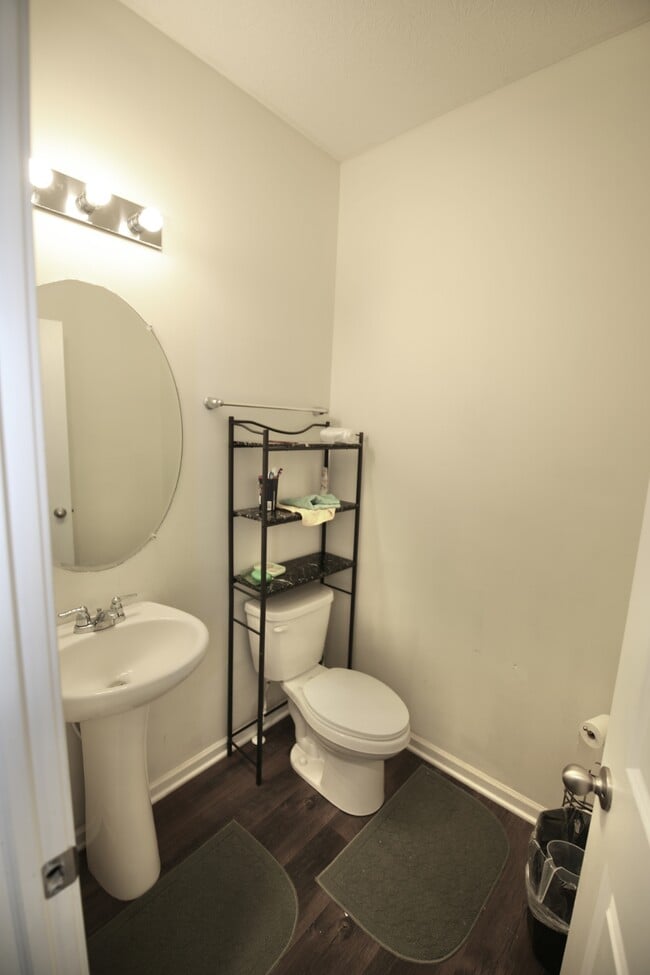 Building Photo - 216 Old Bay Dr