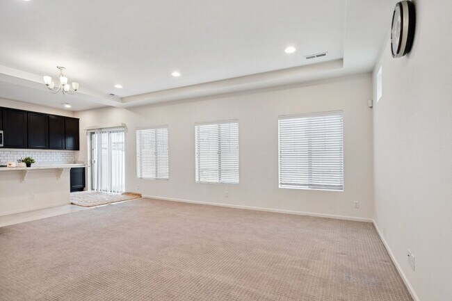 Building Photo - 3 Bedroom Single Family in Denver