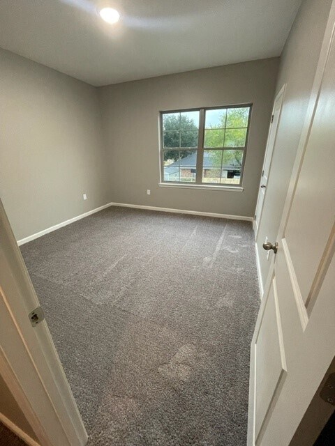 Building Photo - 555 Railroad Ave
