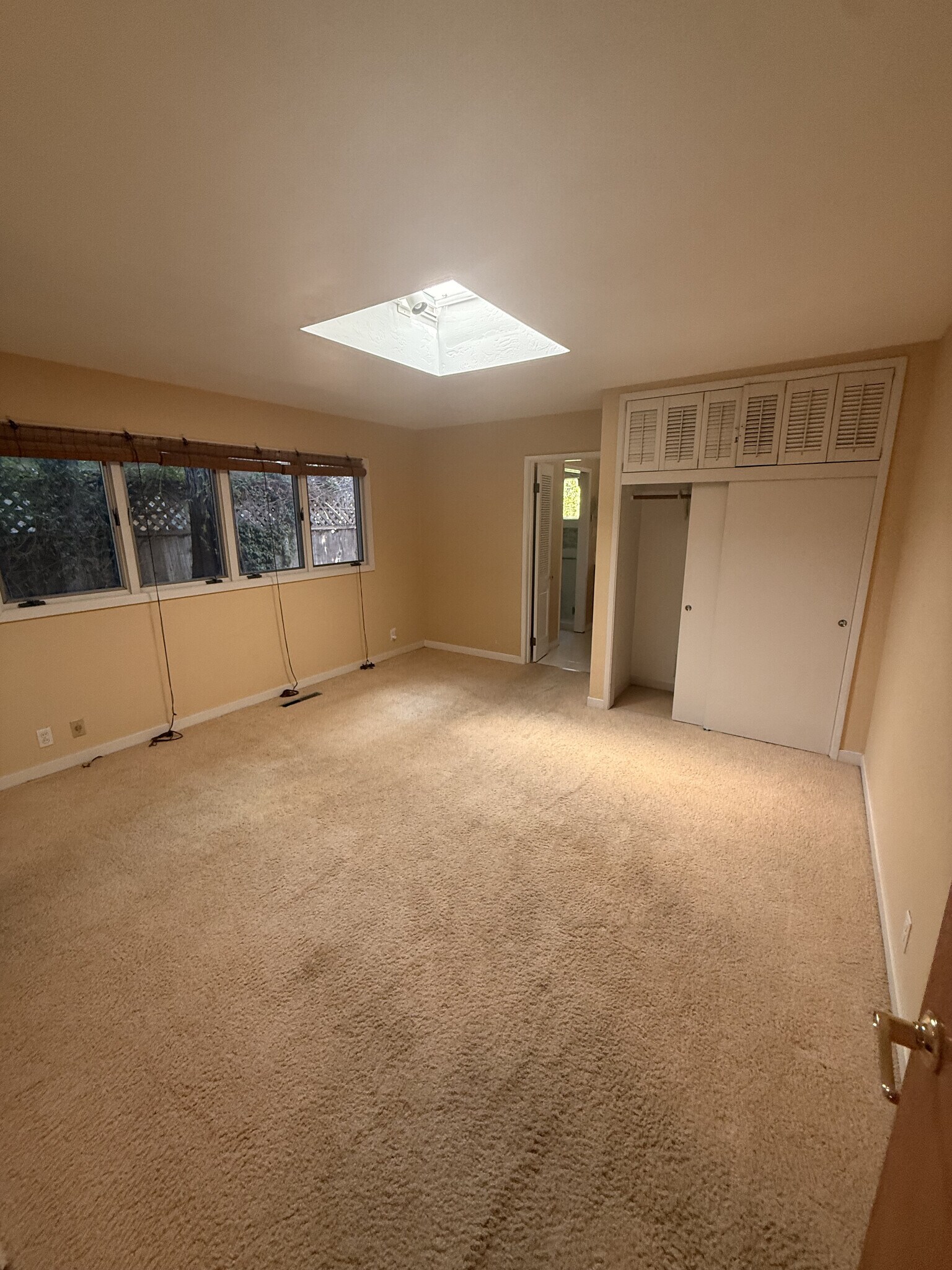 Building Photo - 1389 Chelsea Dr