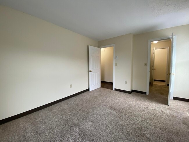 Building Photo - 119 Eastern Ave