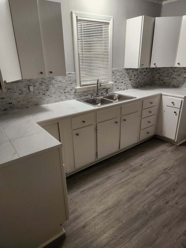 Building Photo - 203 Southbrook Dr