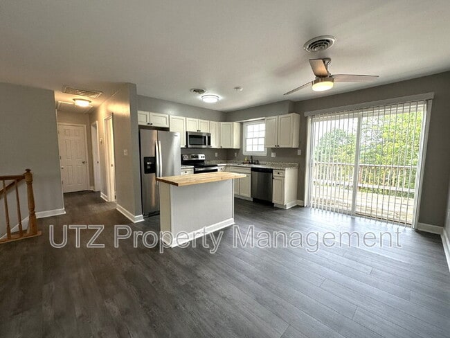 Building Photo - 317 Luther Dr