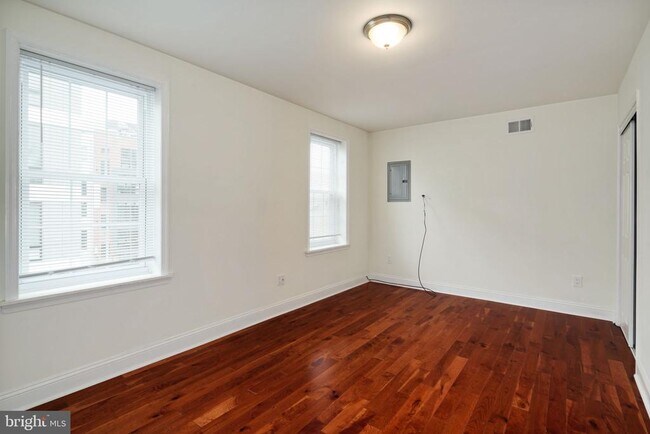 Building Photo - 1510 Brown St