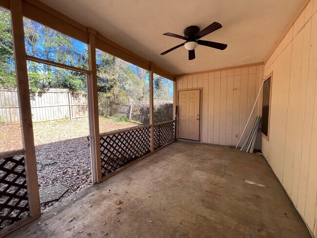 Building Photo - 2552 Panther Creek Rd